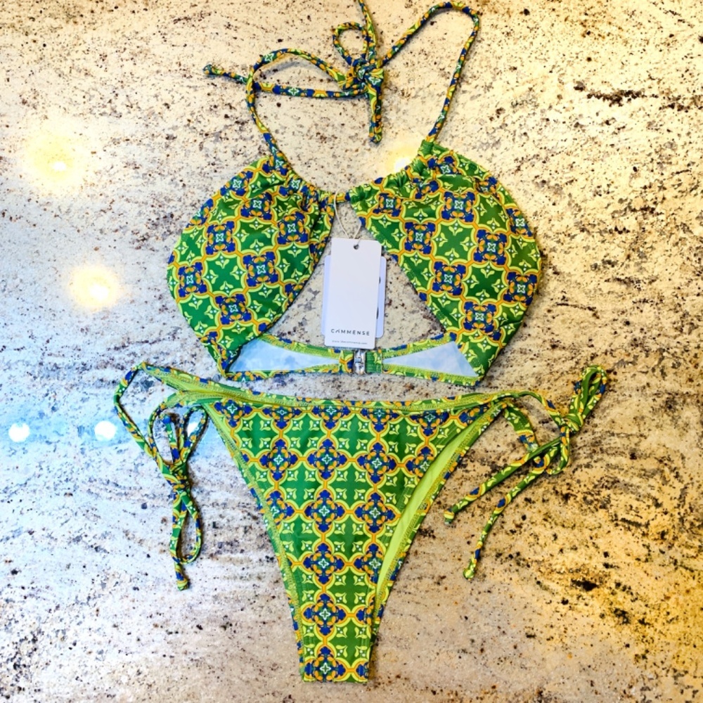 Commense Tropical Print Tie Side Bikini Set NEW Size Medium‎ Green Orange Blue
